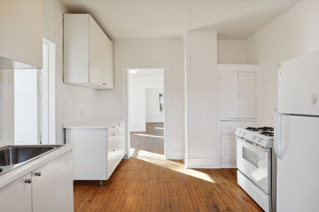 Building Photo - 224 N Humboldt Ave