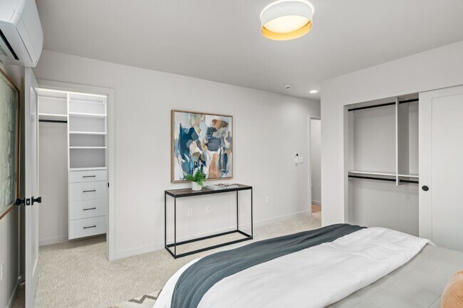Building Photo - 2bd/1.75ba Seattle Home