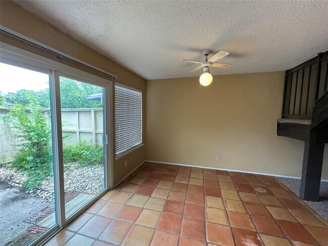 Building Photo - 9611 Blue Creek Ln