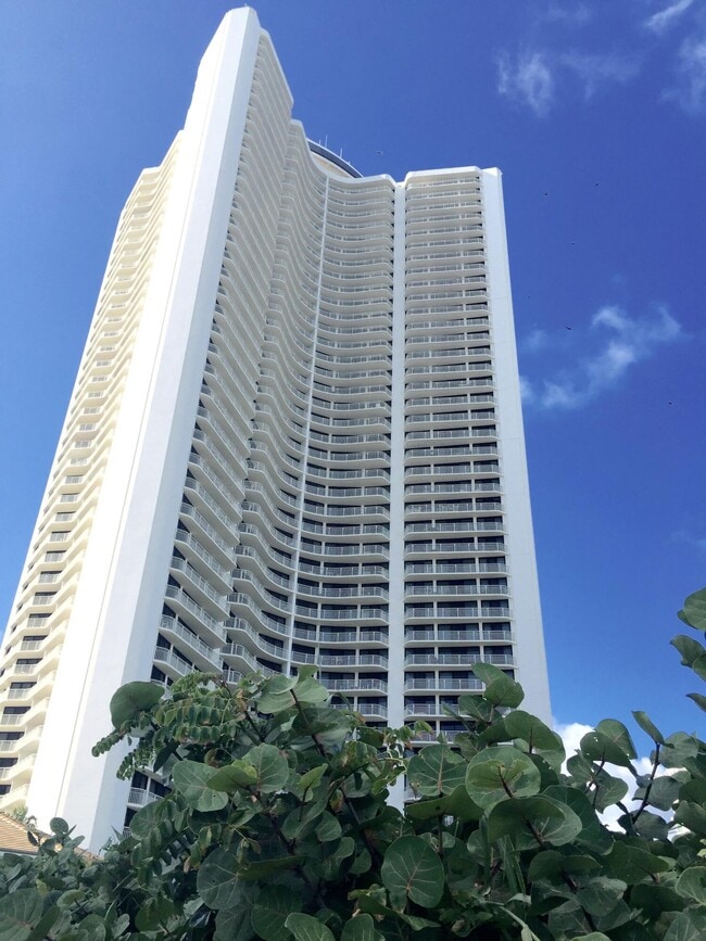 Building Photo - 3000 N Ocean Dr