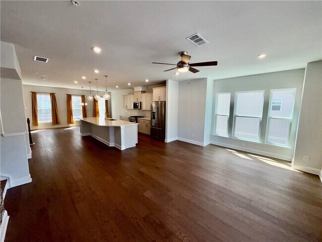 Building Photo - 361 Watson Ave