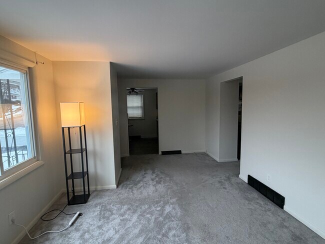 Building Photo - 152 Clover Ridge Dr