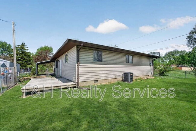 Building Photo - 1655 Walker Ave