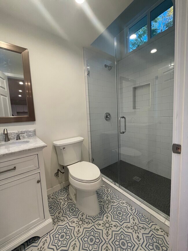 Building Photo - 2522 W Avenue 30