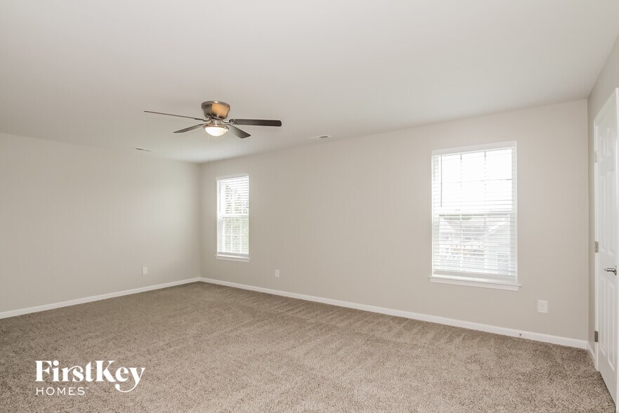 Building Photo - 3010 Robusta Court