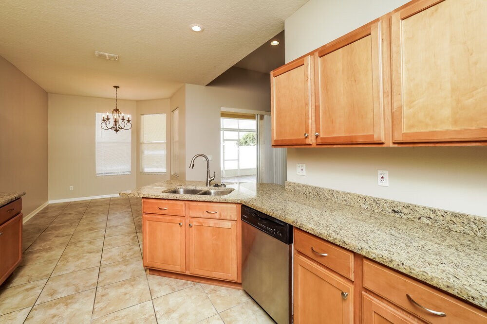 Building Photo - 30551 Annadale Dr