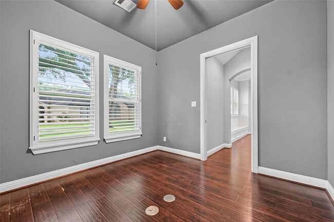 Building Photo - 4727 Lake Village Dr