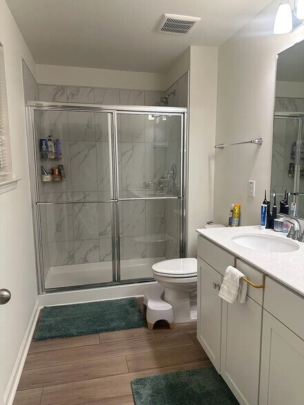 Building Photo - Room in Townhome on Spline Cir
