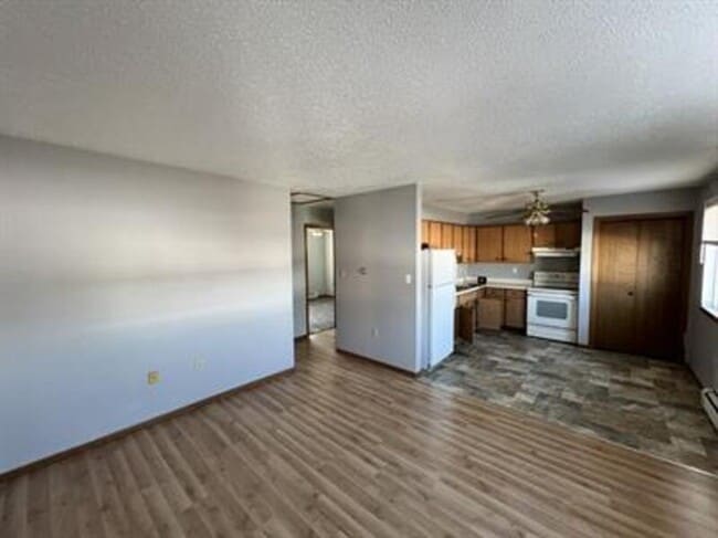 Building Photo - 4620 Vasey Ave