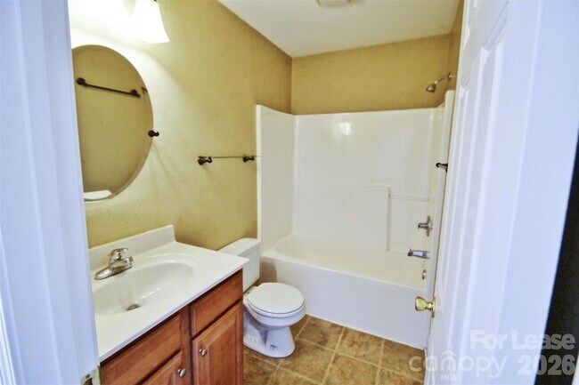 Building Photo - 1491 Mayfair Dr