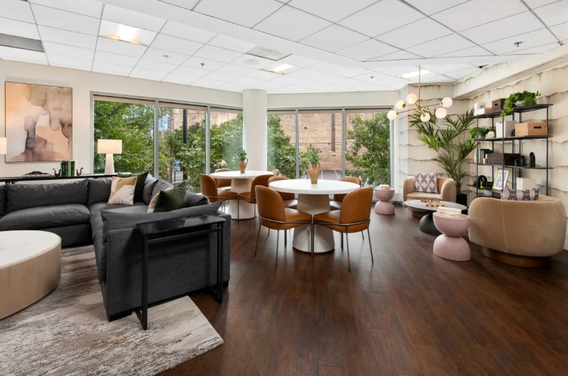 Building Photo - 305 N Canal St