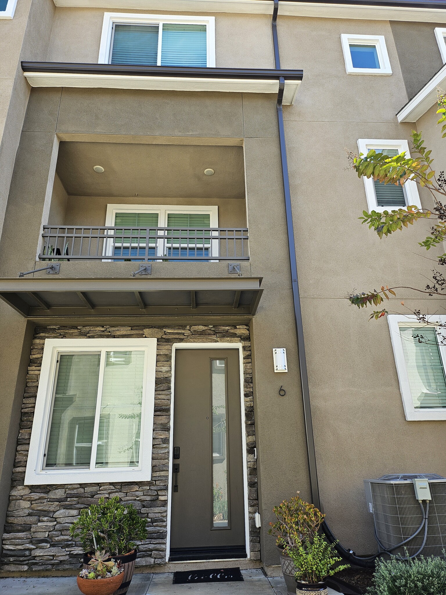 Building Photo - 11737 Florence Ave