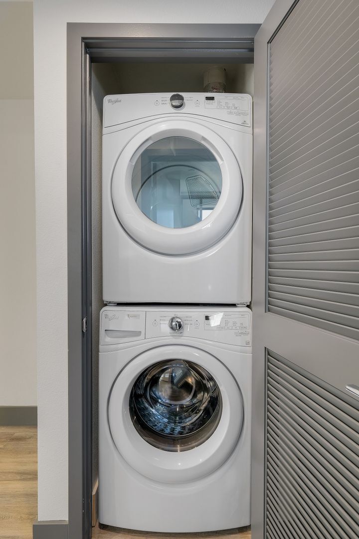 Building Photo - 3743 Midvale Ave