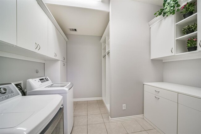 Building Photo - 24919 Ginger Ranch Dr
