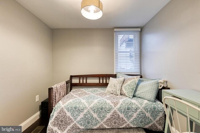 Building Photo - 1436 Reynolds St