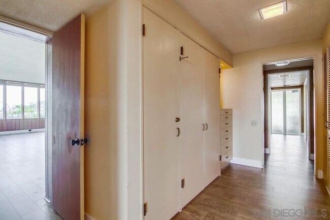 Building Photo - 631 San Gorgonio St