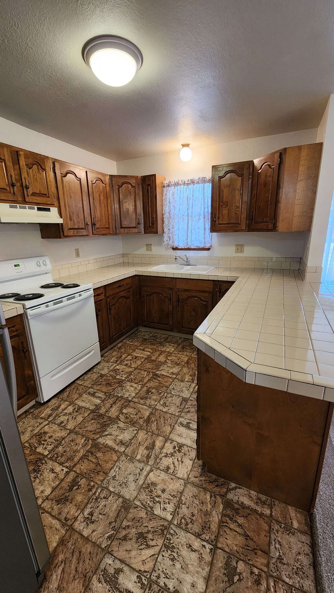 Kitchen_3 - 750 Piedra Dr