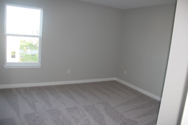 Building Photo - PKR Investments LLC(3715SWClaytonDR)
