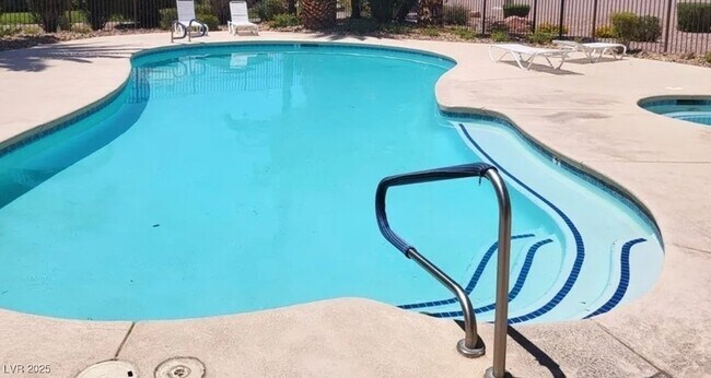 Building Photo - 7250 White Dove Dr