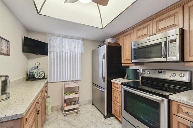 Building Photo - 8130 Braddock Cir