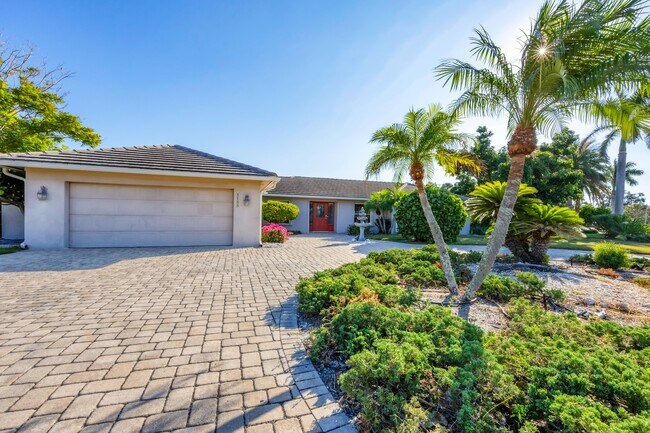 Building Photo - 1155 Bogey Ln