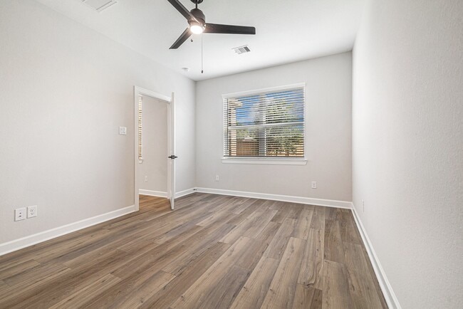 Building Photo - 6107 White Spruce Dr
