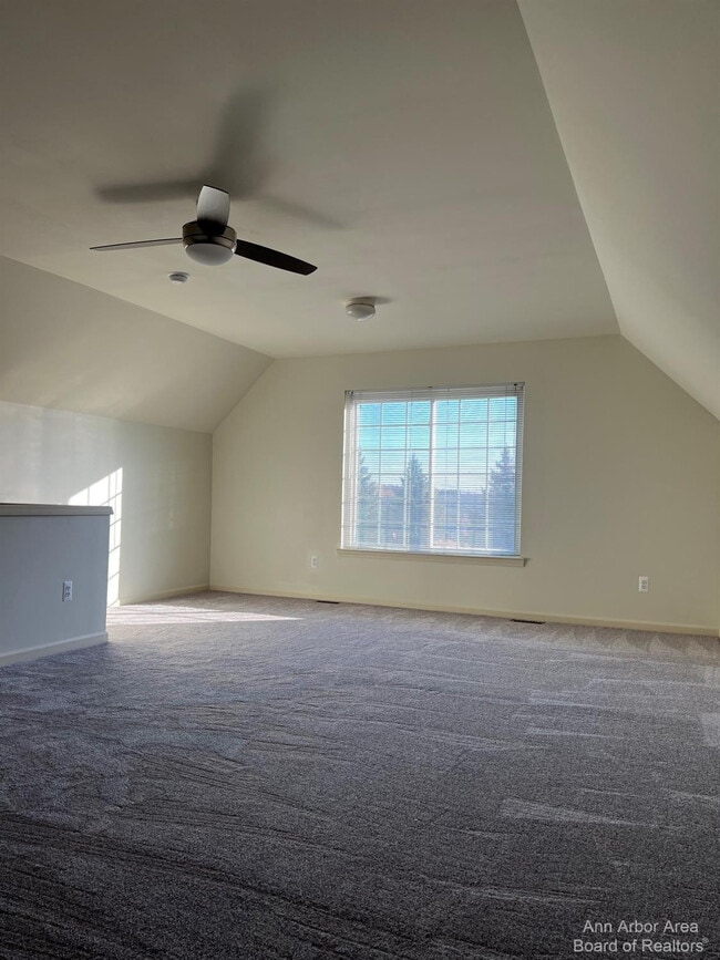 Building Photo - 3073 Cloverly Ct