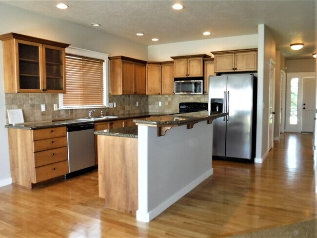 Building Photo - Beautiful 3 bed 2.5 bath home in the Cobblefield Crossing Subdivision in Meridian.