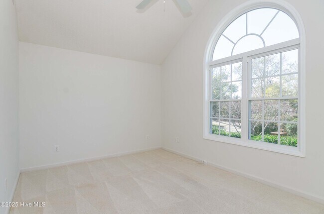 Building Photo - 340 Palmer Way