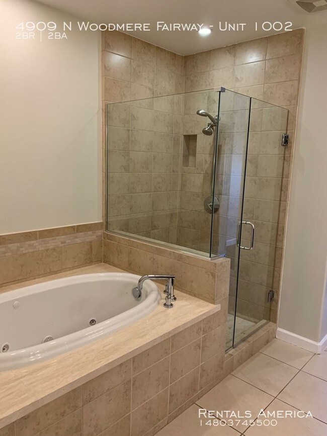 Building Photo - MOVE IN SPECIAL