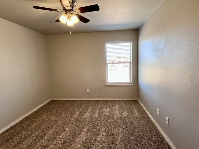 Building Photo - 3450 Itasca St