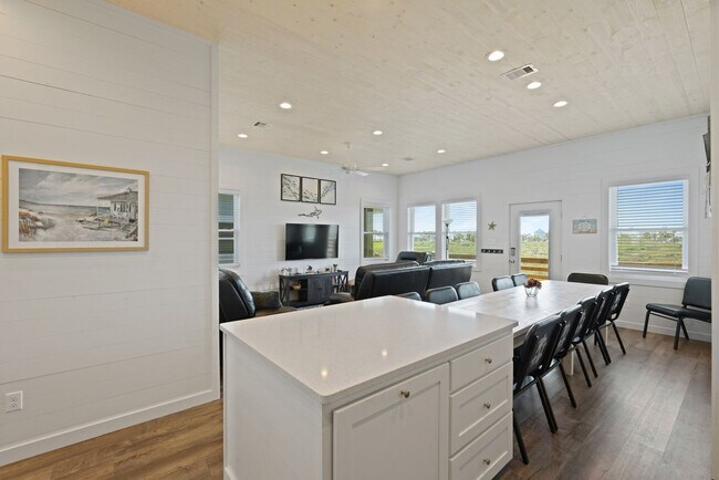 Building Photo - 5497 TX-361
