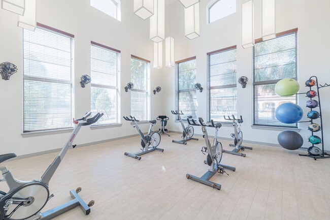 Building Photo - This Is the One!