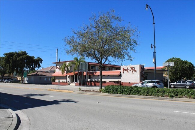 Building Photo - 1010 S Federal Hwy