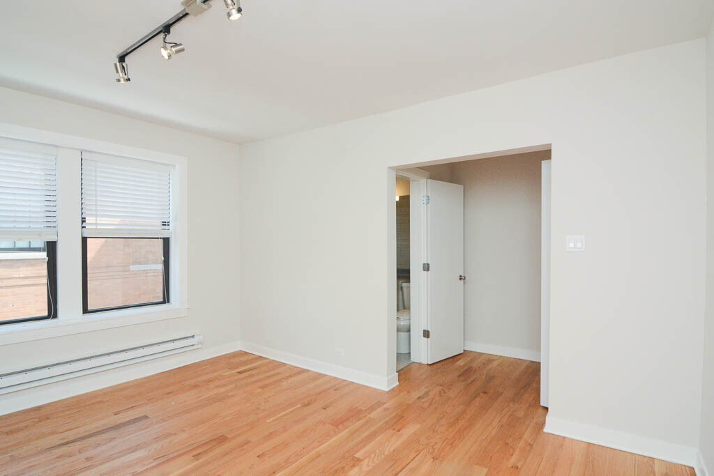 Building Photo - 2423 N Kedzie Blvd