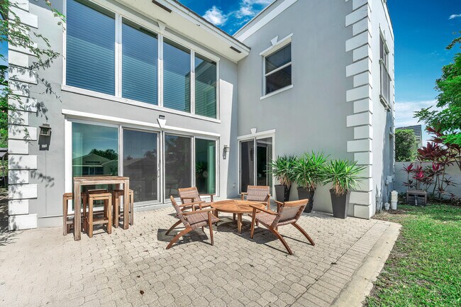Building Photo - 23281 Butterfly Palm Ct