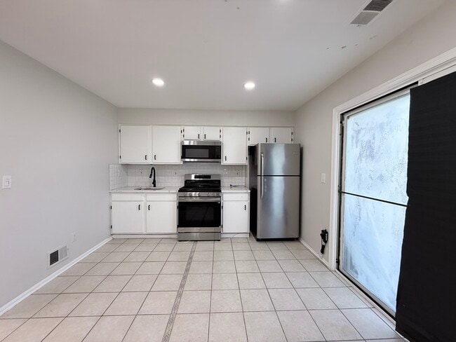 Building Photo - 171 Scobee Ln