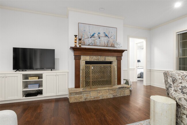 Building Photo - 6130 Homeland Ln