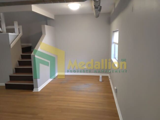 Building Photo - 1241 N Ashland Ave