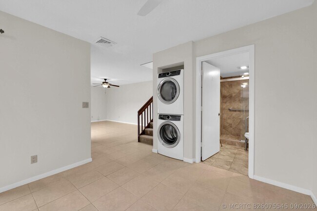 Building Photo - 5857 SE Windsong Ln