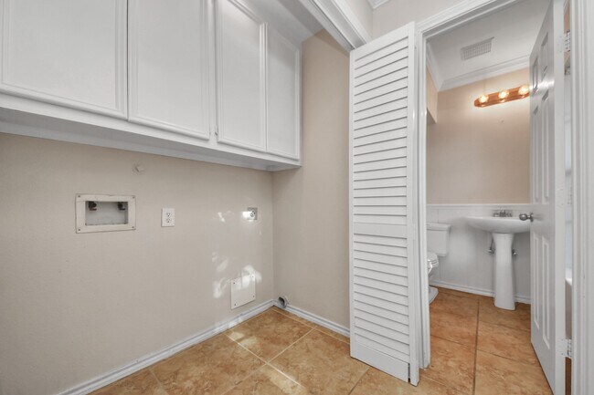 Building Photo - 1903 Ryansbrook Ln