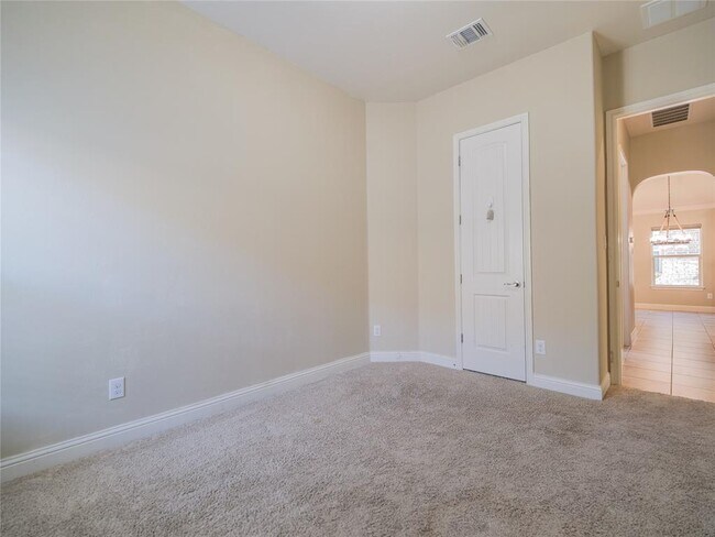 Building Photo - 1235 Falling Hills Dr