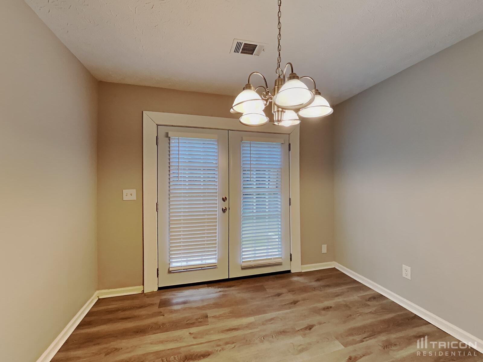 Building Photo - 1124 Whisper Wind Dr