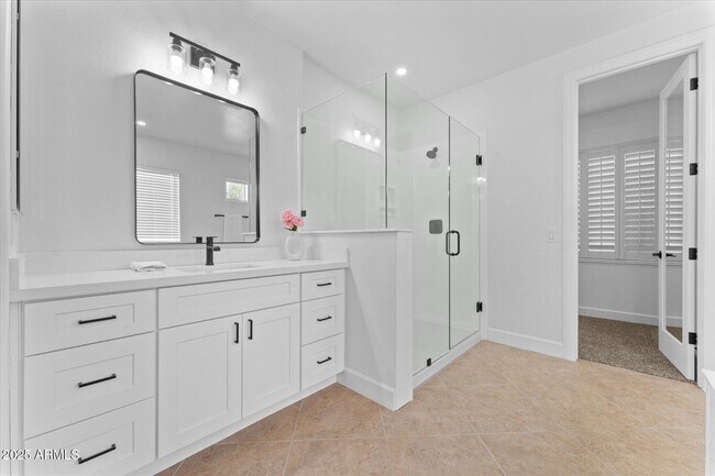 Building Photo - 3557 S Halsted Ct