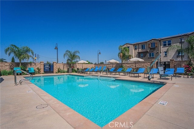 Building Photo - 2317 W Broadway