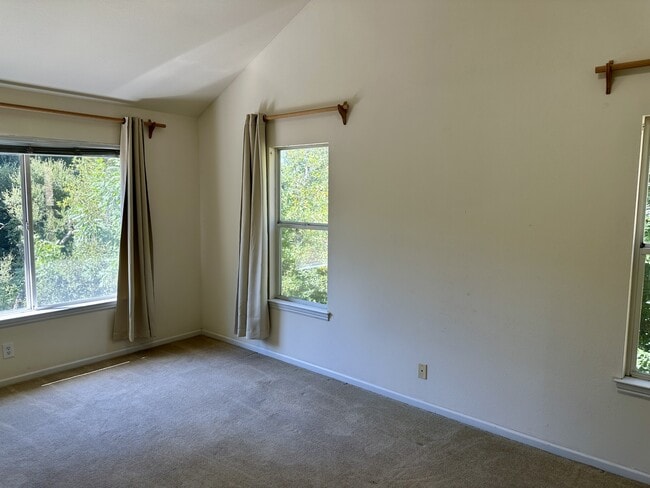 Building Photo - 25060 Soquel San Jose Rd
