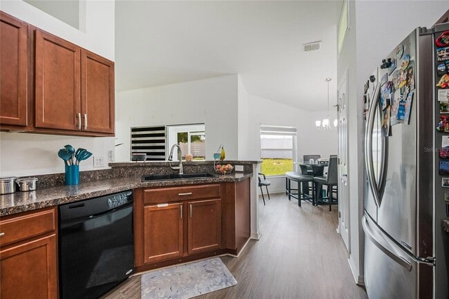 Building Photo - 520 Pheasant Dr