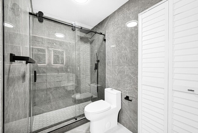 Building Photo - 4040 SW 108th Ave
