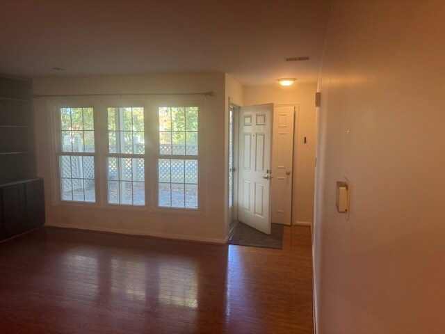 Building Photo - 13119 Shadyside Ln