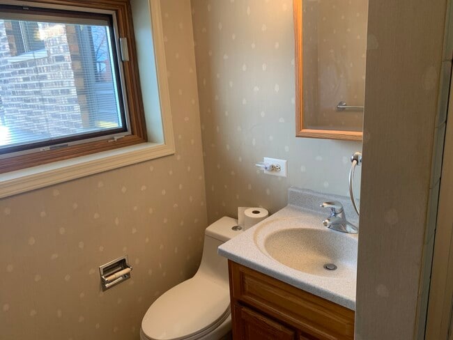 Building Photo - 7609 Hayenga Ln